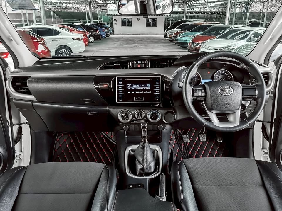 Car image 7